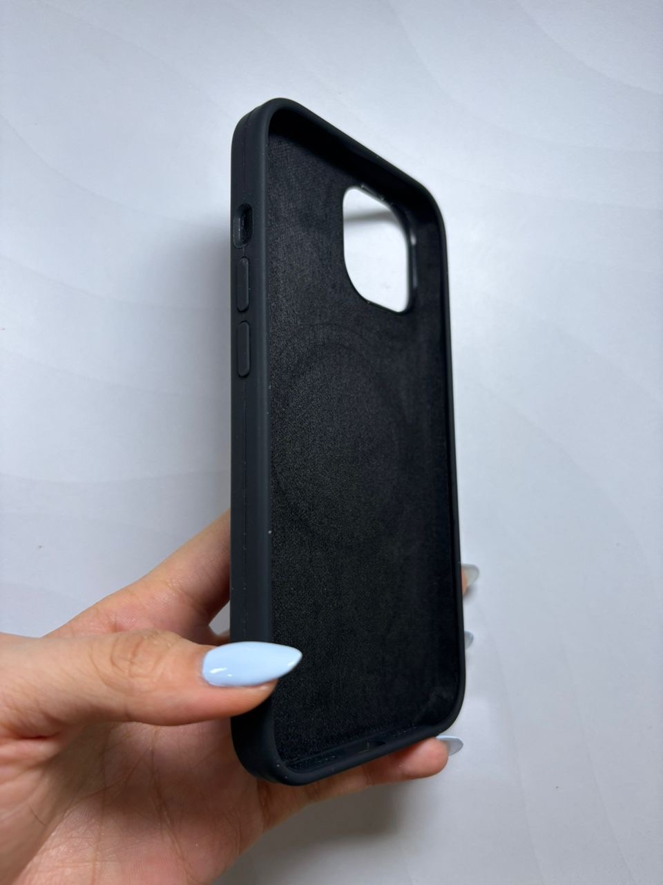 Case silicone premium iPhone 13 / iPhone 14 - imagen 2