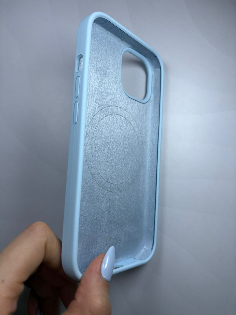 Case silicone premium iPhone 15 - imagen 2