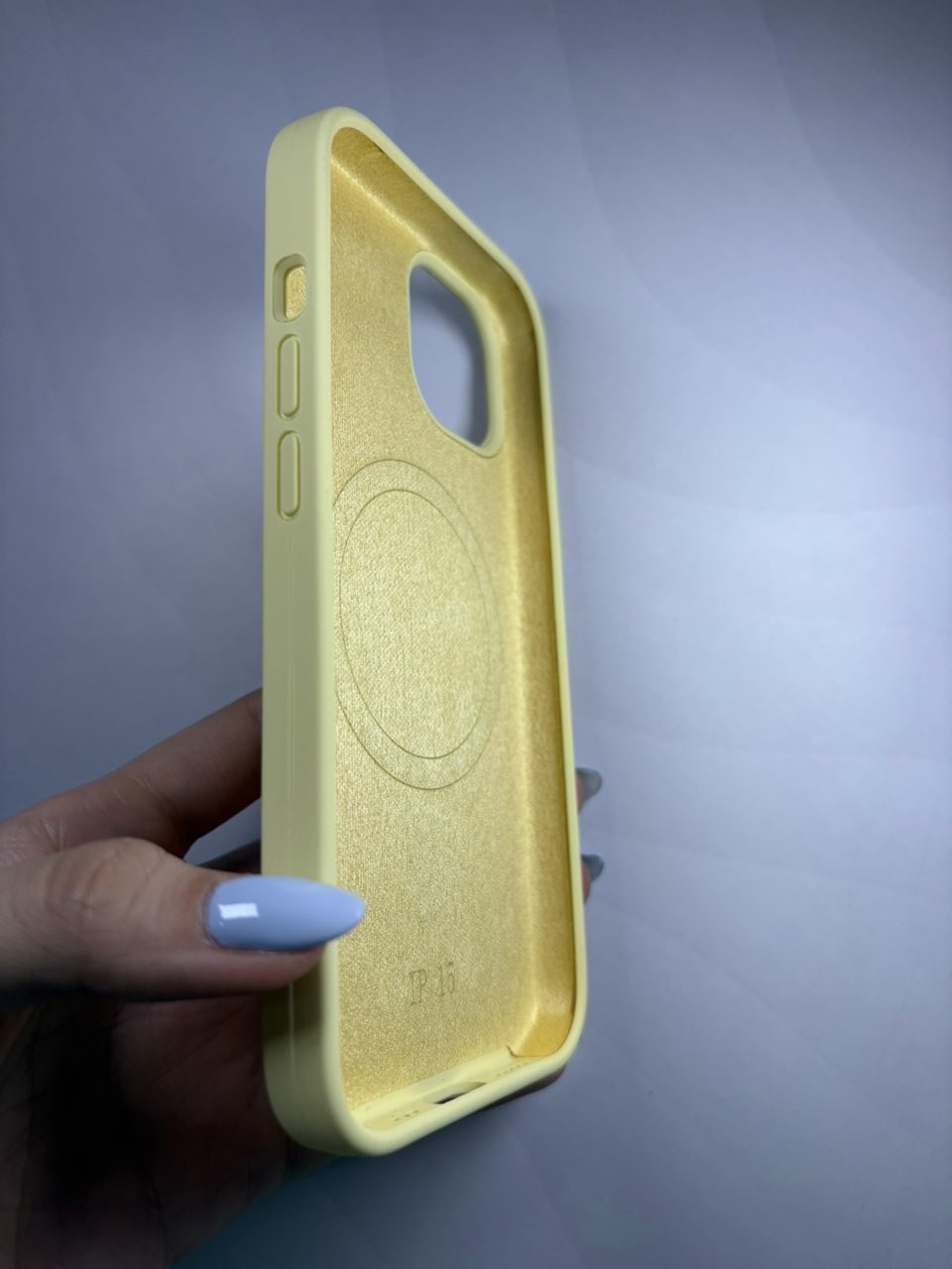 Case silicone premium iPhone 15 - imagen 2