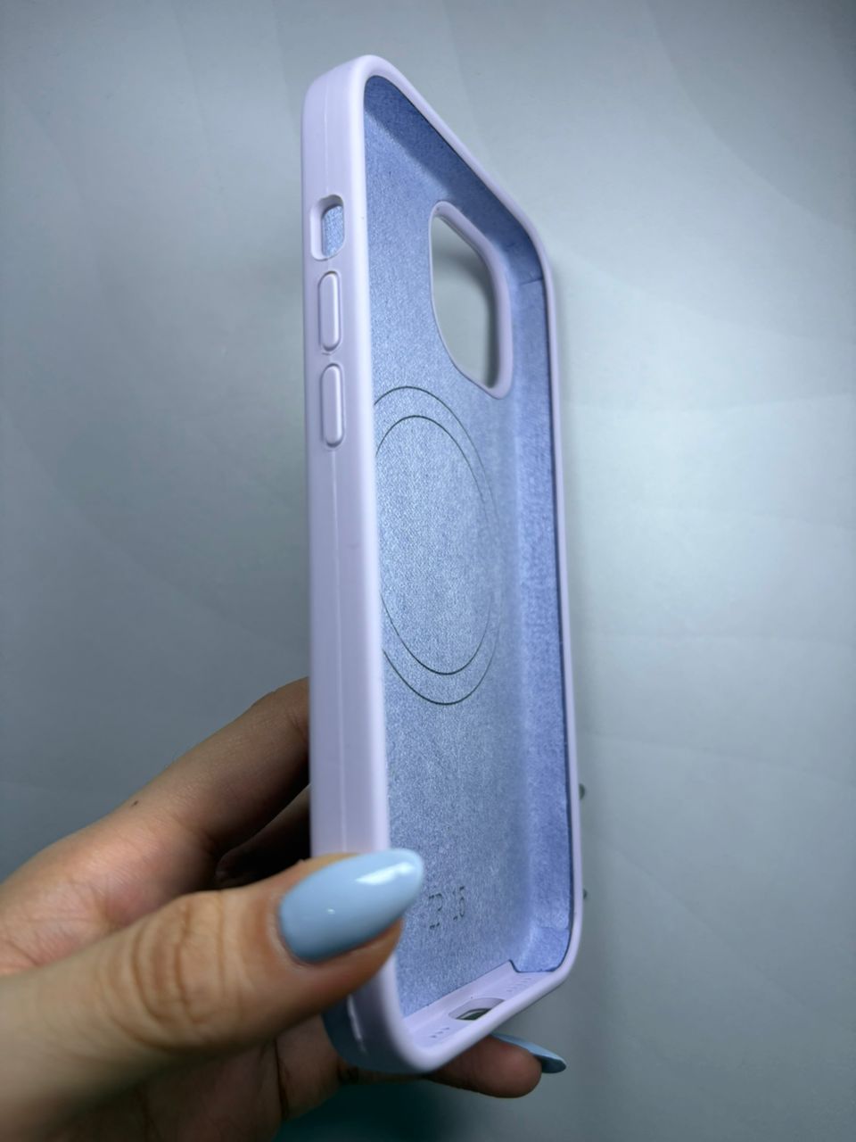 Case silicone premium iPhone 15 - imagen 2
