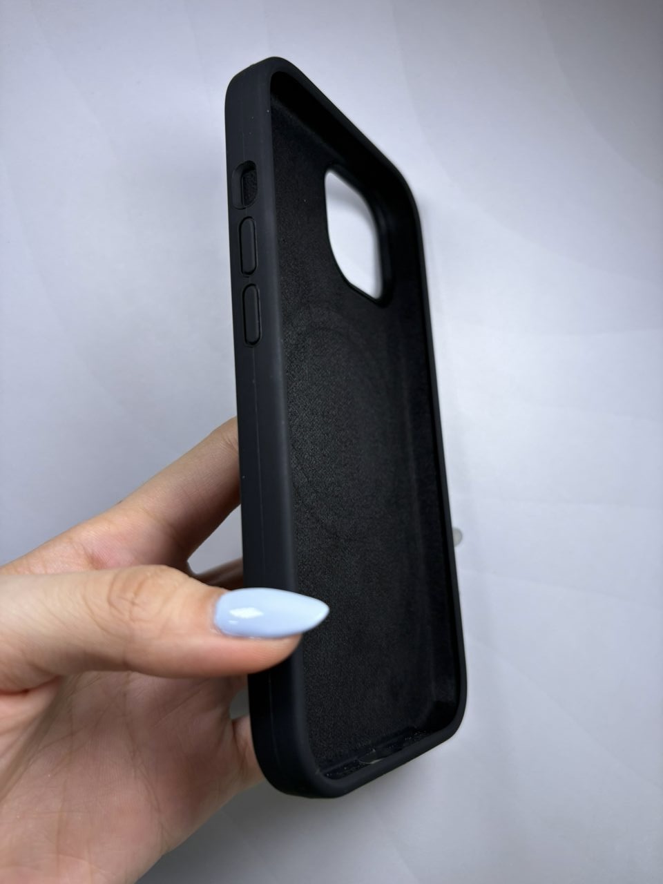 Case silicone premium iPhone 15 - imagen 2