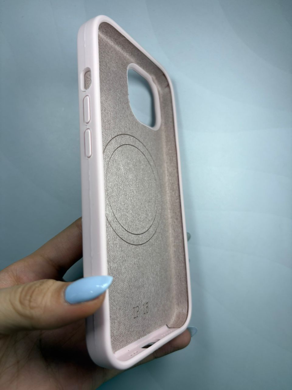 Case silicone premium iPhone 15 - imagen 2