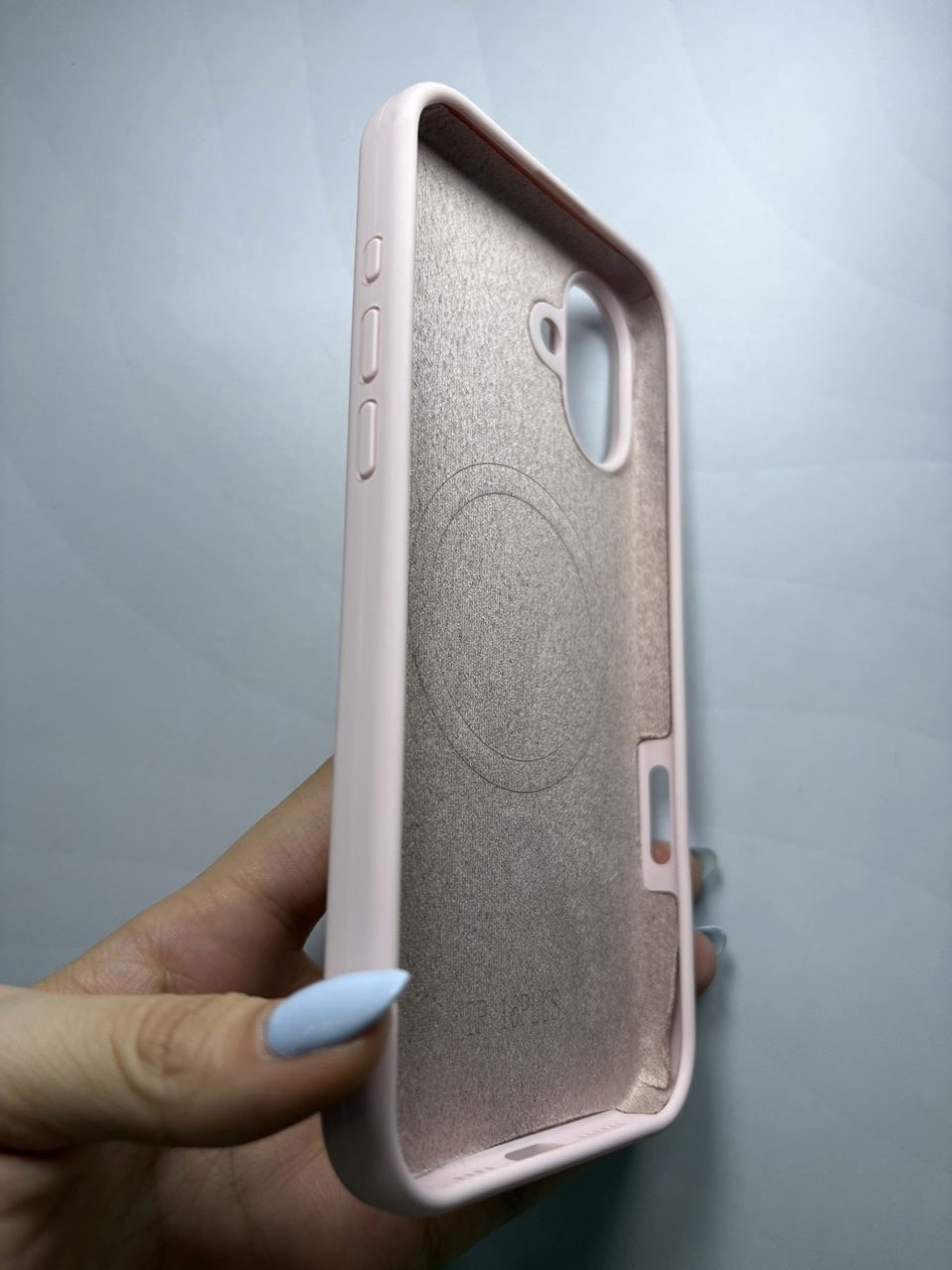 Case silicone premium iPhone 16 Plus - imagen 2