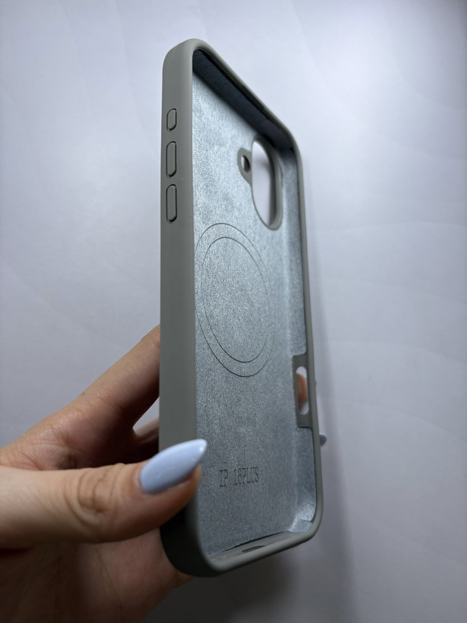 Case silicone premium iPhone 16 Plus - imagen 2