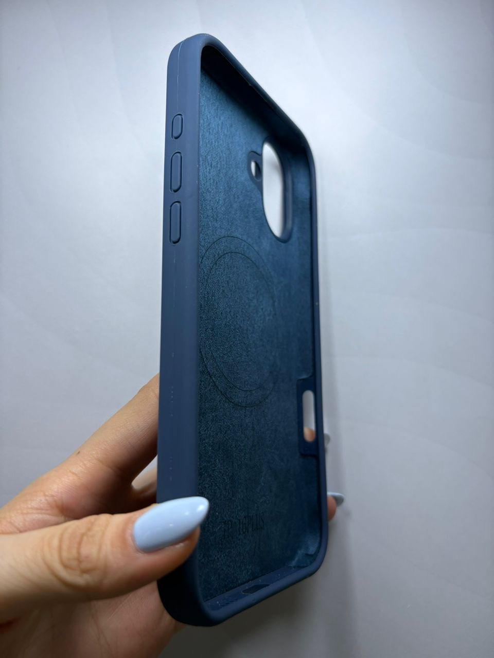 Case silicone premium iPhone 16 Plus - imagen 2