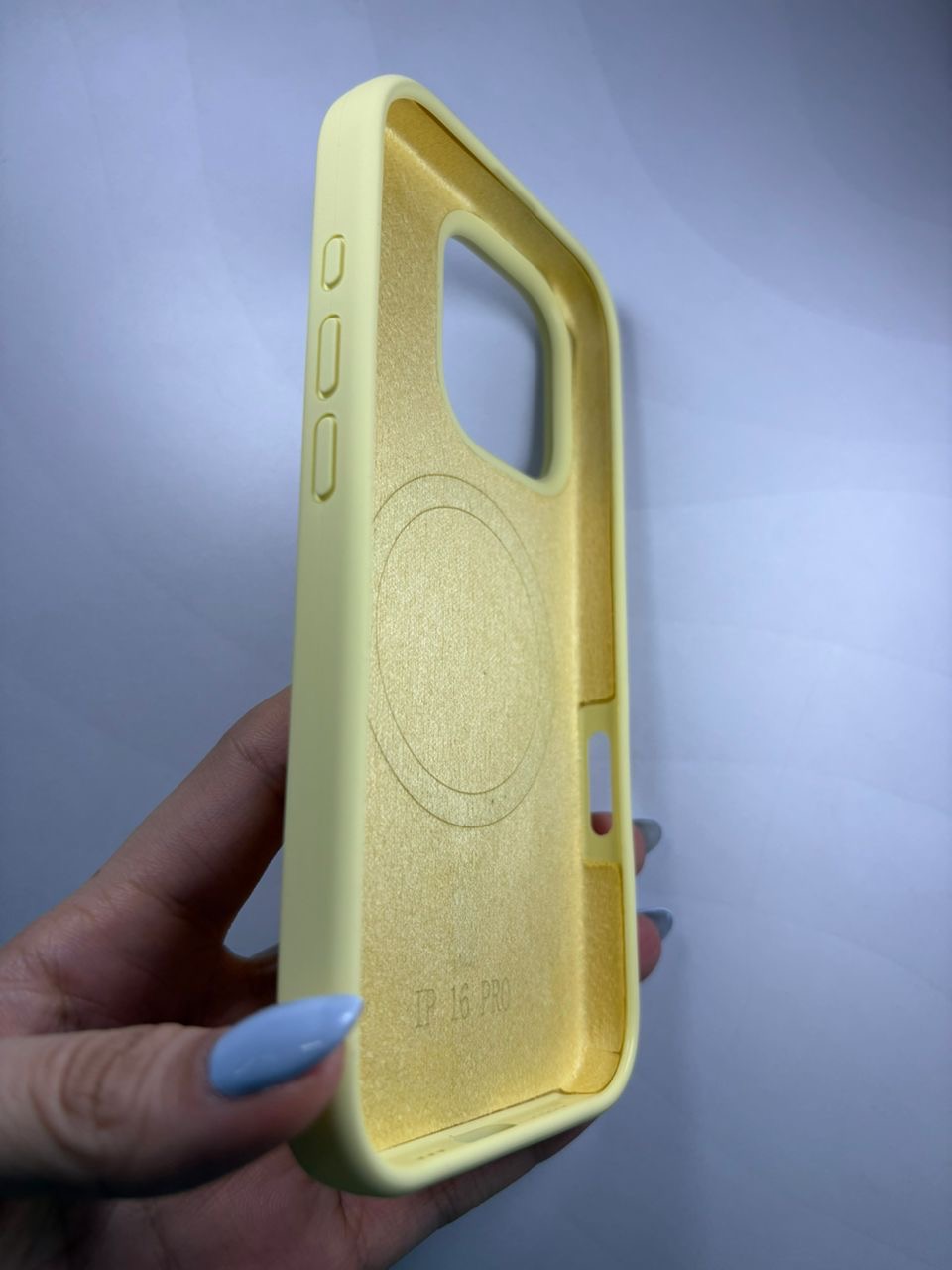 Case silicone premium iPhone 16 Pro - imagen 2