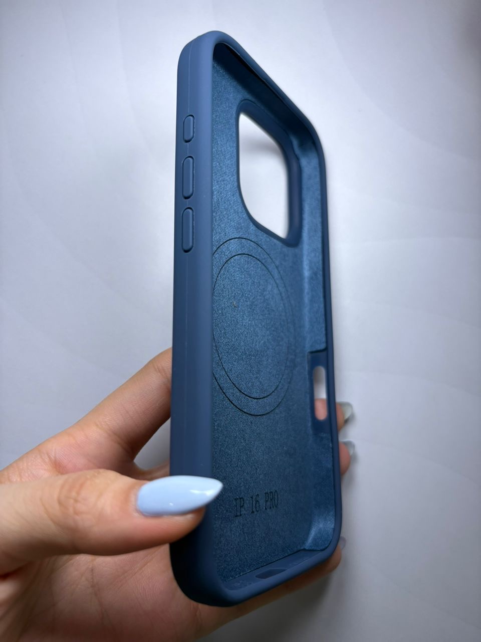 Case silicone premium iPhone 16 Pro - imagen 2