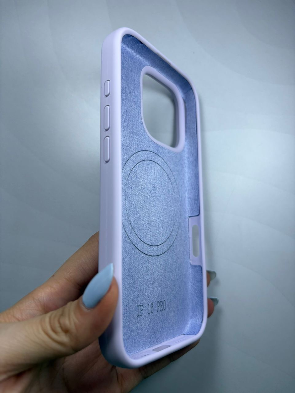 Case silicone premium iPhone 16 Pro - imagen 2
