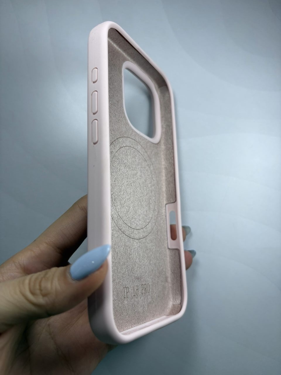 Case silicone premium iPhone 16 Pro - imagen 2
