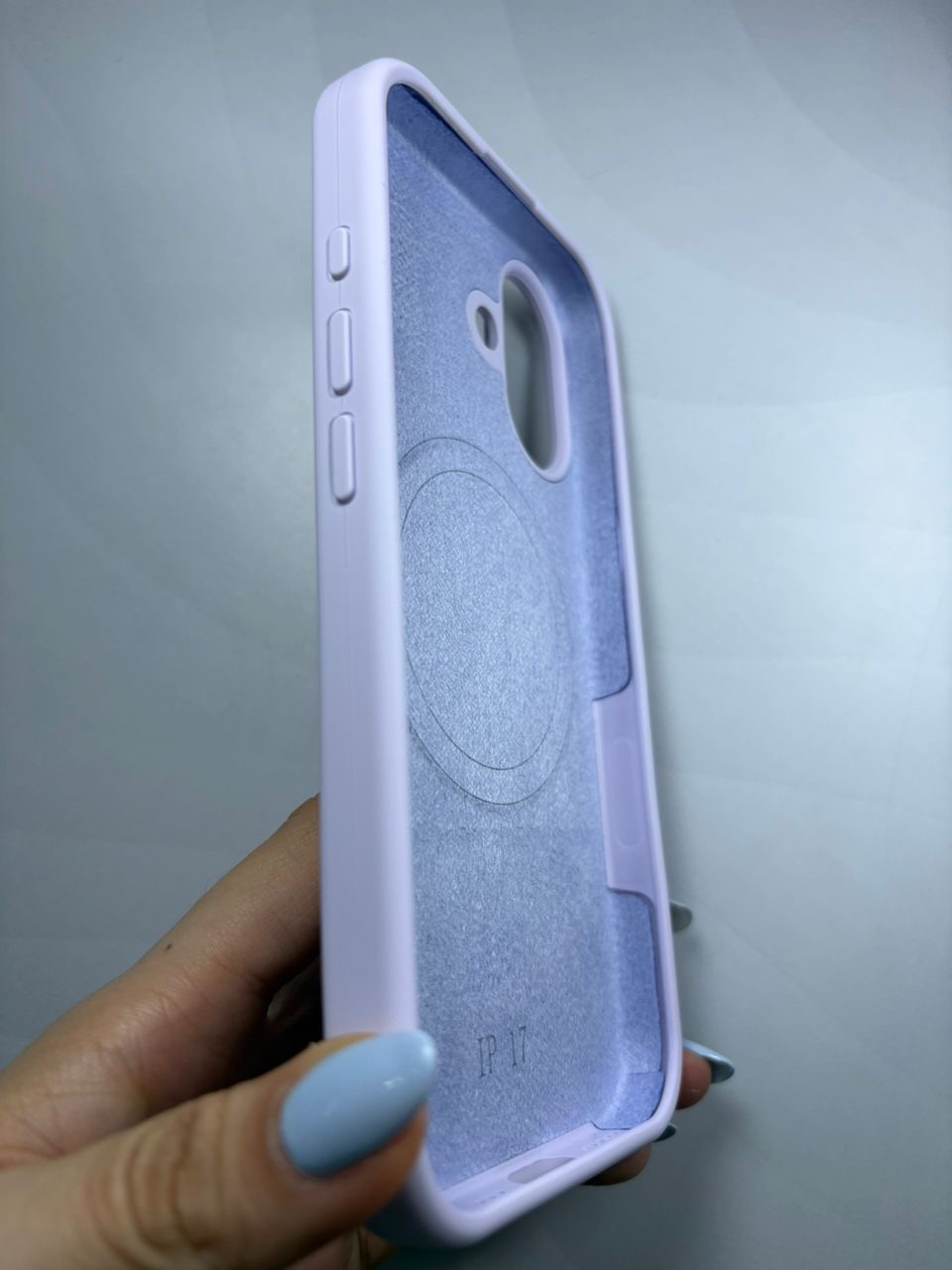 Case silicone premium iPhone 17 - imagen 2