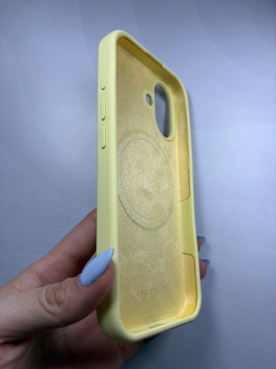 Case silicone premium iPhone 17 - imagen 2