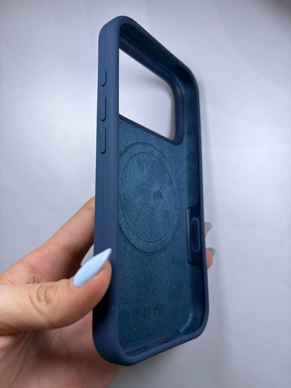 Case silicone premium iPhone 17 Pro - imagen 2