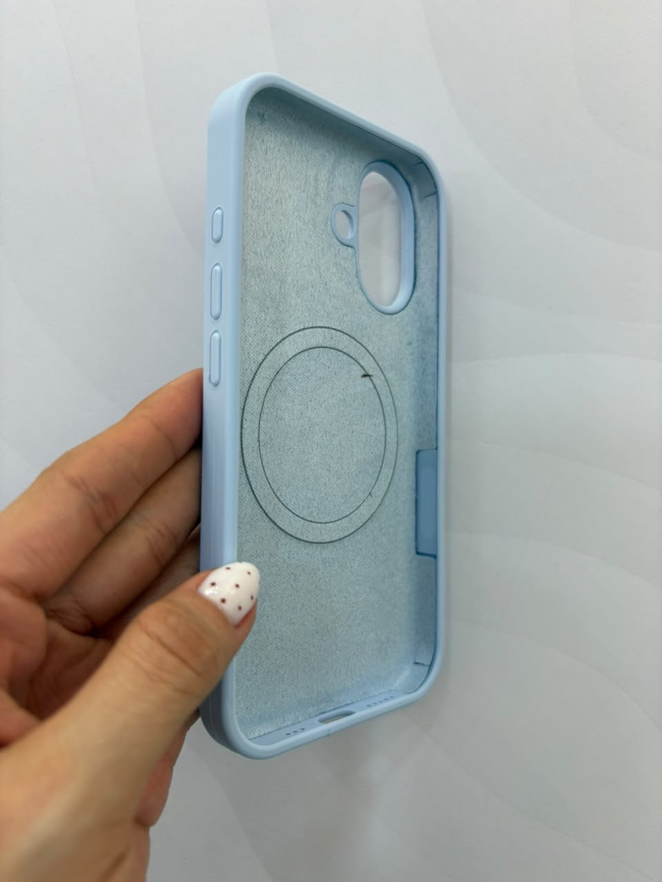 Case silicone con MagSafe iPhone 16 - imagen 2