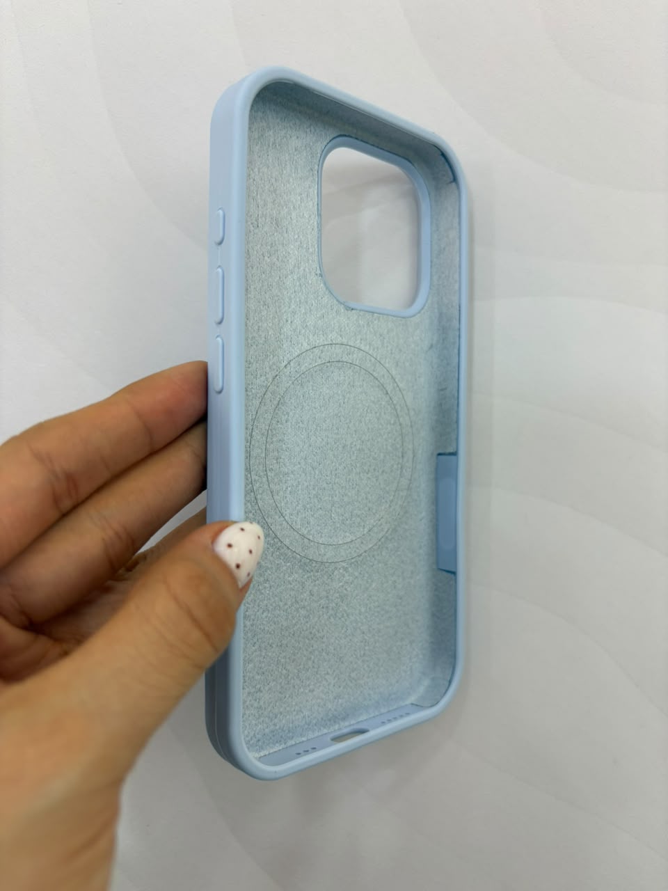 Case silicone con MagSafe iPhone 16 Pro - imagen 2