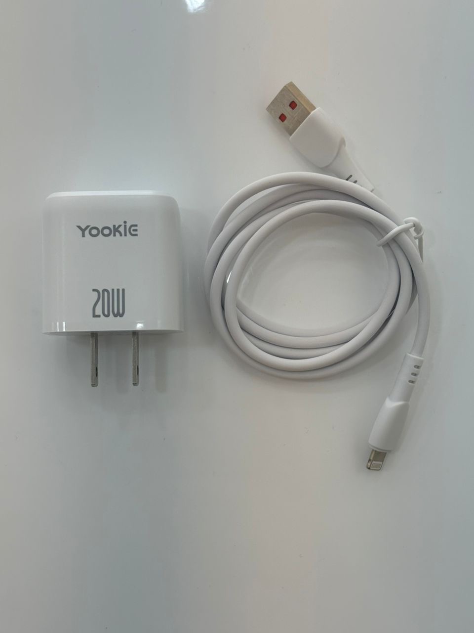 Cubo 20w y cable Lightning Yookie - imagen 3