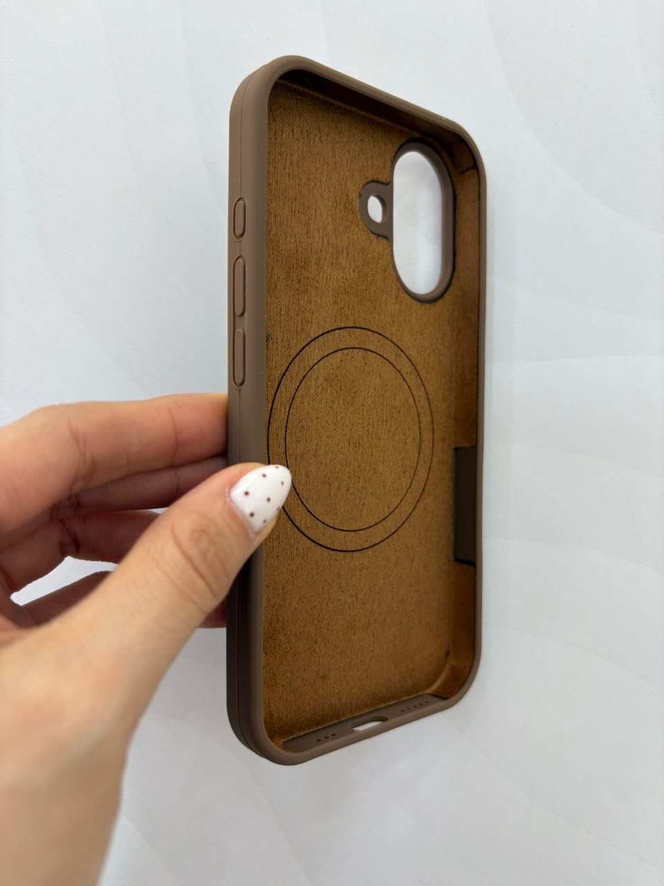 Case silicone con MagSafe iPhone 17 - imagen 2