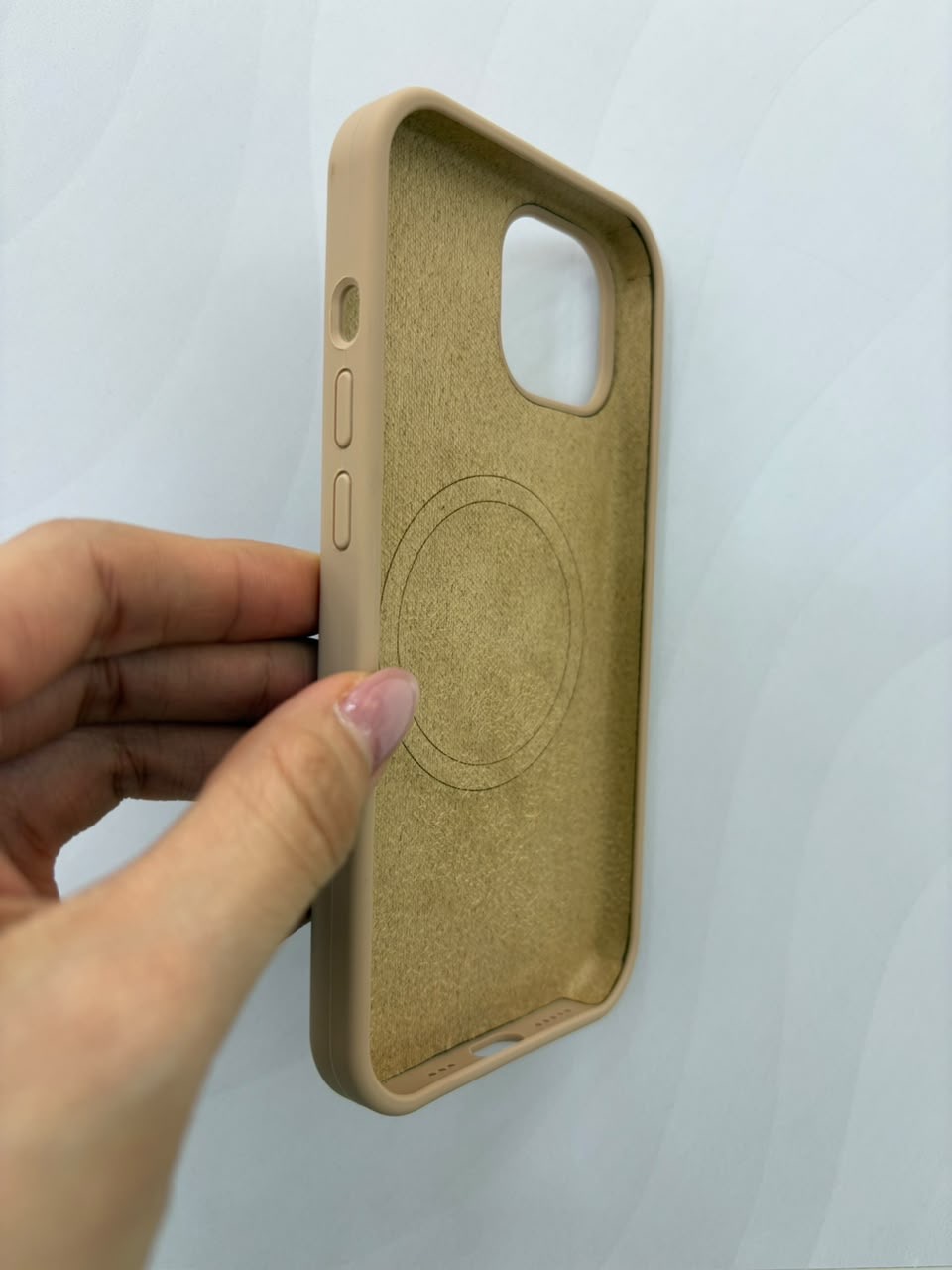 Case silicone con MagSafe iPhone 15 - imagen 2