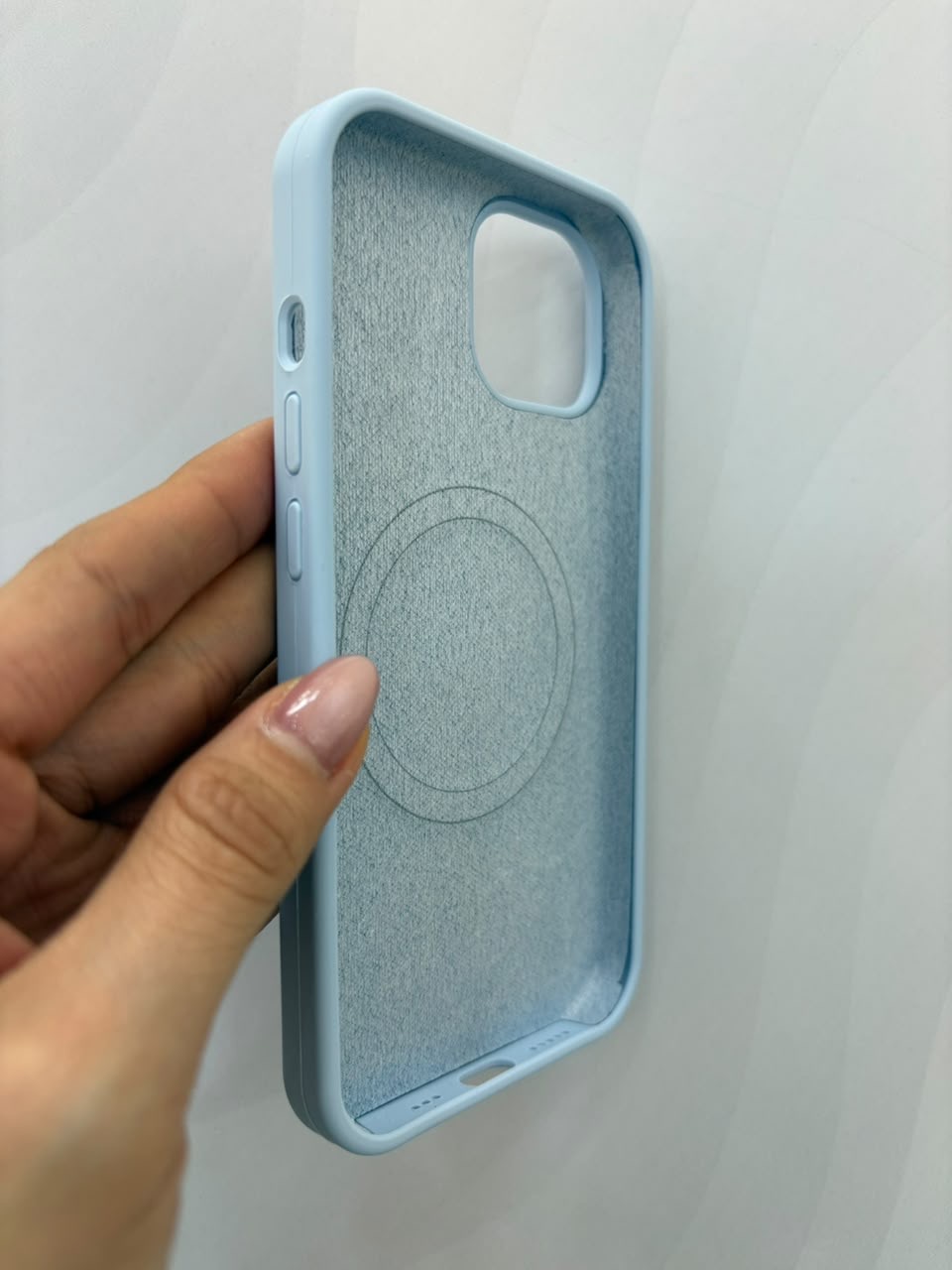 Case silicone con MagSafe iPhone 15 - imagen 2