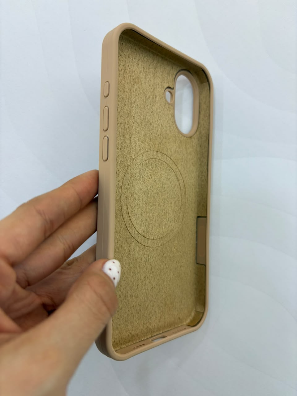 Case silicone con MagSafe iPhone 16 Plus - imagen 2