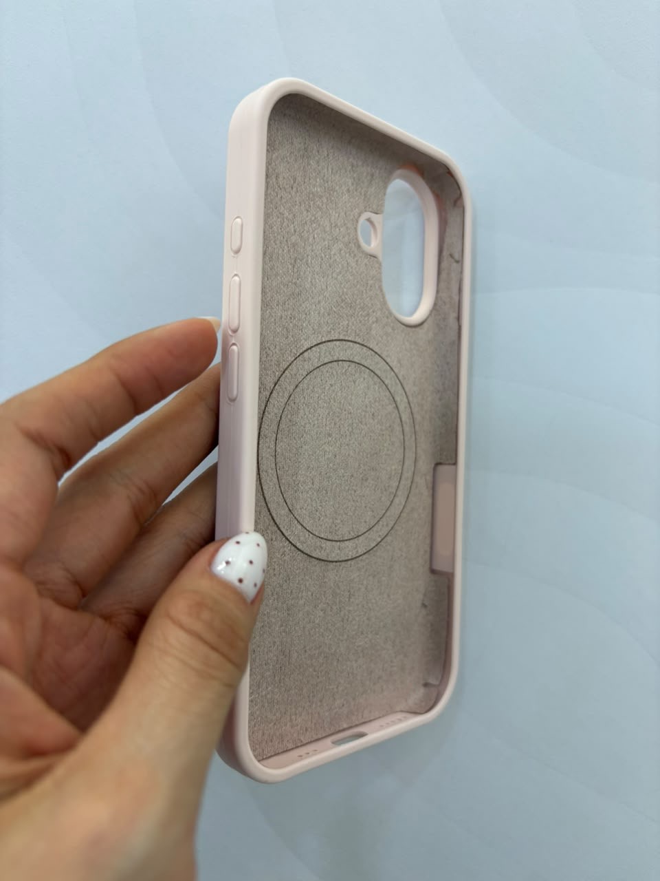 Case silicone con MagSafe iPhone 16 - imagen 2