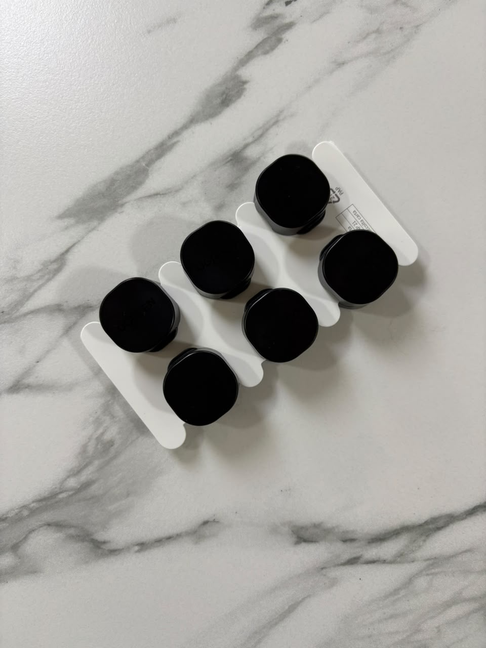 Clips organizadores de cable marca ugreen - imagen 3