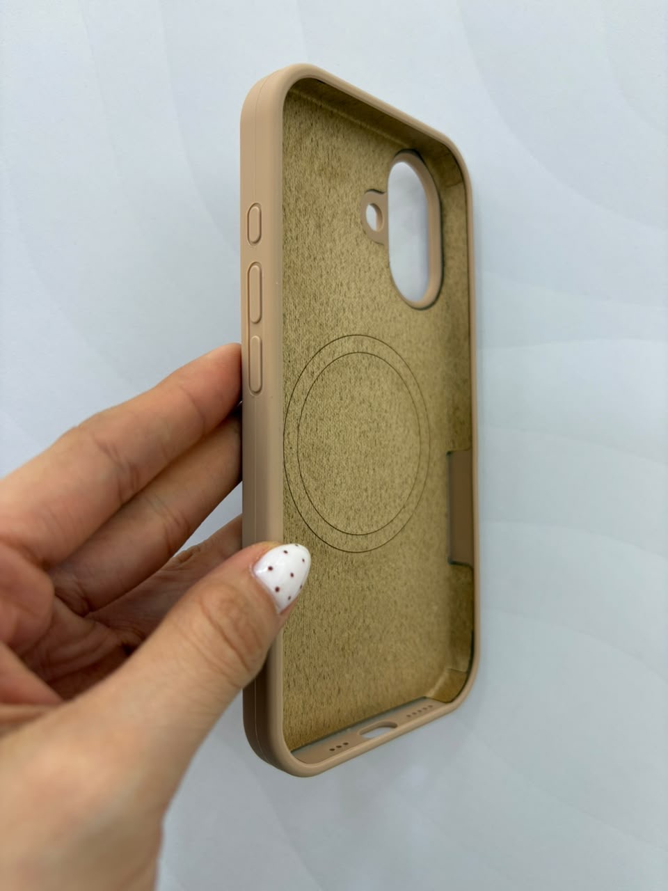 Case silicone con MagSafe iPhone 17 - imagen 2